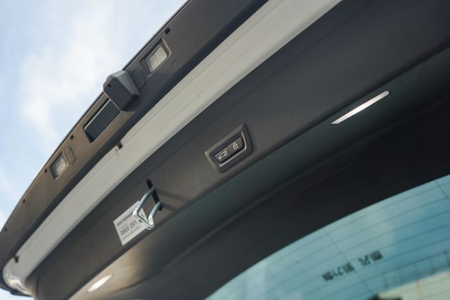 40i M Sport版3.0、渦輪增壓、全景天窗、電動尾門、環景系統、自動停車、ACC跟車、電動方向盤  第6張相片