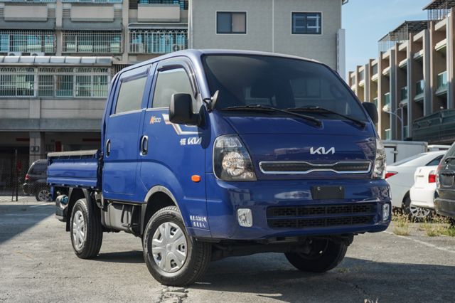 整備中、里程不到1千、鐵後斗+橡膠墊、渦輪增壓、4WD、倒車顯影  第1張相片