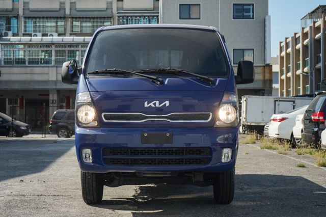 整備中、里程不到1千、鐵後斗+橡膠墊、渦輪增壓、4WD、倒車顯影  第2張相片