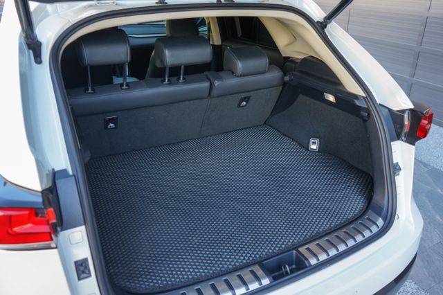 豪華版2.0、里程僅跑7萬多、渦輪增壓、倒車顯影、車偏、ACC跟車、電動方向盤  第6張相片