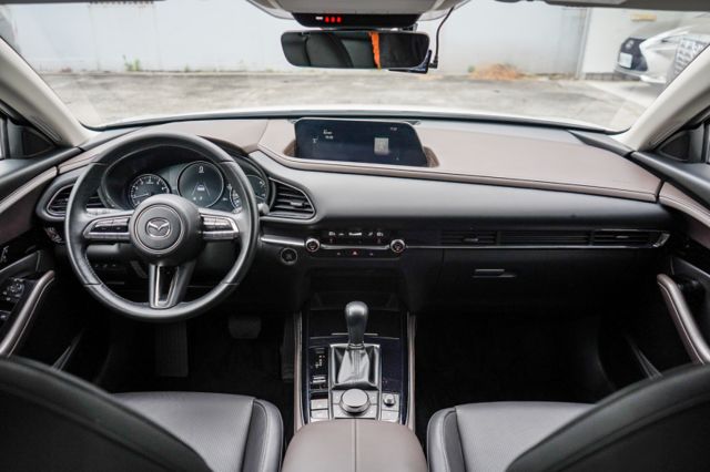 Signature最頂級、里程僅跑1.2萬、BOSE音響、車偏、ACC跟車、電動尾門、環景系統、倒車顯影  第6張相片