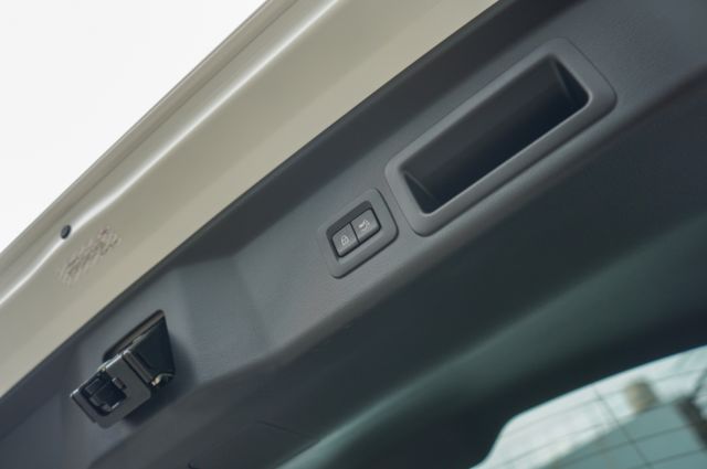 Signature最頂級、里程僅跑1.2萬、BOSE音響、車偏、ACC跟車、電動尾門、環景系統、倒車顯影  第10張相片