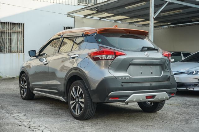 智行旗艦版1.5、里程8萬多、大空間代步車、環景系統、車偏警示、免KEY、車頂行李架  第3張相片