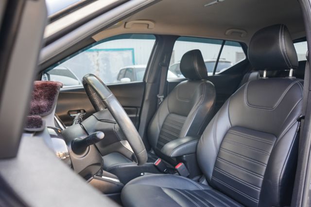 智行旗艦版1.5、里程8萬多、大空間代步車、環景系統、車偏警示、免KEY、車頂行李架  第6張相片