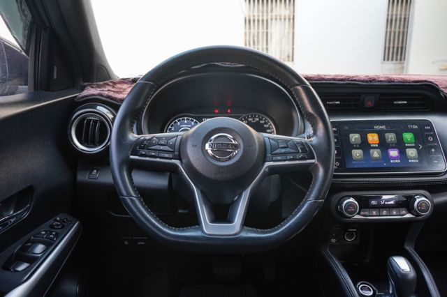 智行旗艦版1.5、里程8萬多、大空間代步車、環景系統、車偏警示、免KEY、車頂行李架  第8張相片