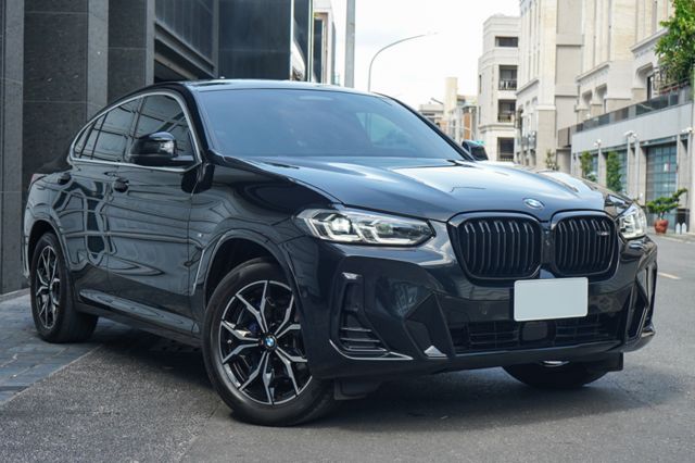 30i M Sport 4WD、渦輪增壓、環景系統、衛星導航、自動停車、電動尾門、空力套件、全景天窗  第1張相片