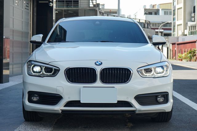 BMW入門掀背車、里程僅跑6萬多、渦輪增壓、衛星導航、倒車顯影、免KEY、電動座椅、認證中  第2張相片