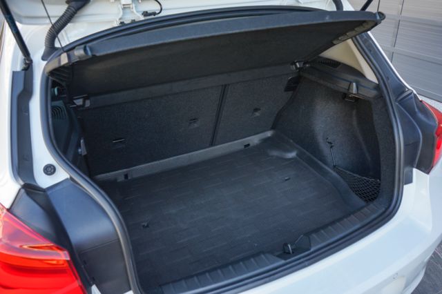 BMW入門掀背車、里程僅跑6萬多、渦輪增壓、衛星導航、倒車顯影、免KEY、電動座椅、認證中  第6張相片