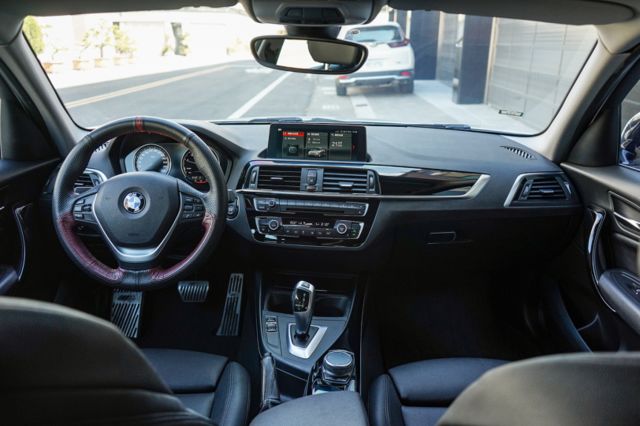 BMW入門掀背車、里程僅跑6萬多、渦輪增壓、衛星導航、倒車顯影、免KEY、電動座椅、認證中  第10張相片