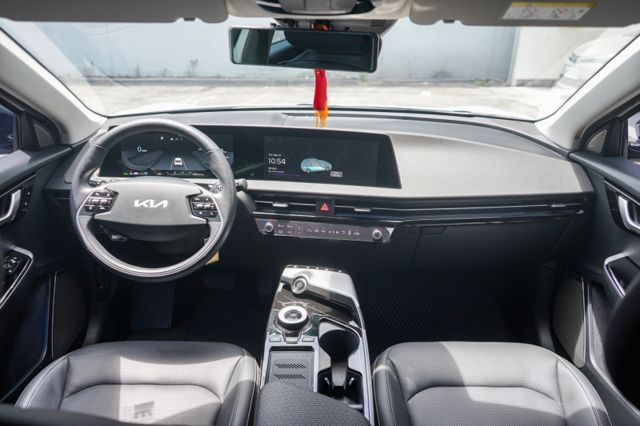 滿電可跑560公里、雙前冷熱通風椅、環景、電尾、車偏、ACC跟車、2WD、Meridian 環繞音響  第7張相片