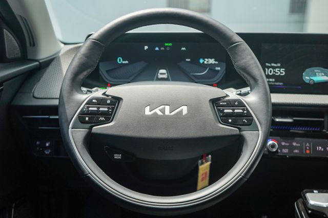 滿電可跑560公里、雙前冷熱通風椅、環景、電尾、車偏、ACC跟車、2WD、Meridian 環繞音響  第8張相片