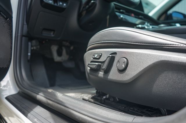 滿電可跑560公里、雙前冷熱通風椅、環景、電尾、車偏、ACC跟車、2WD、Meridian 環繞音響  第12張相片