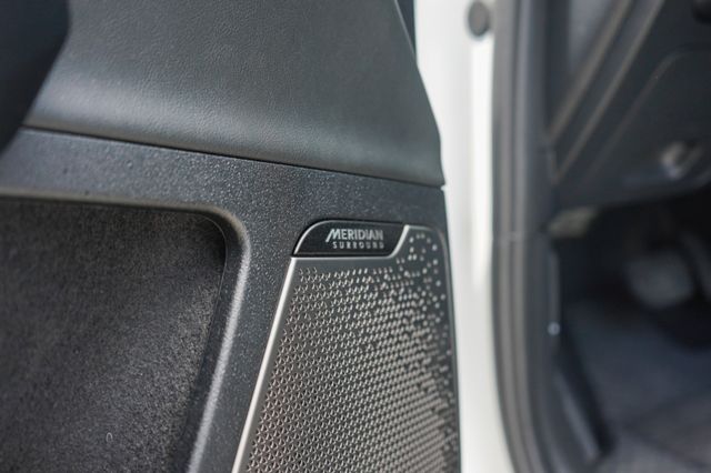 滿電可跑560公里、雙前冷熱通風椅、環景、電尾、車偏、ACC跟車、2WD、Meridian 環繞音響  第13張相片