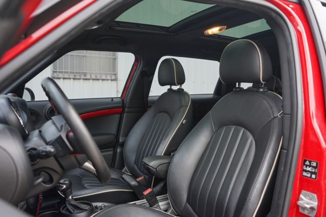 整備中、原廠JCW 、4WD、Carplay、倒車顯影、HK音響  第6張相片