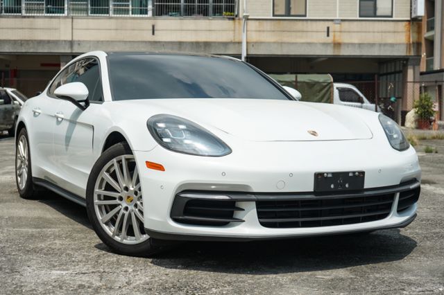 整備中、全景天窗、全吸門、Bose音響、選配卡拉拉白與深咖啡色內裝套件、電動座椅、倒車顯影、電尾門  第1張相片