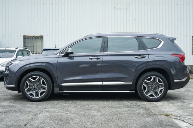 油電車、渦輪增壓、電動座椅、電子後視鏡、ACC跟車、車偏警示、電動尾門、盲點  第5張相片