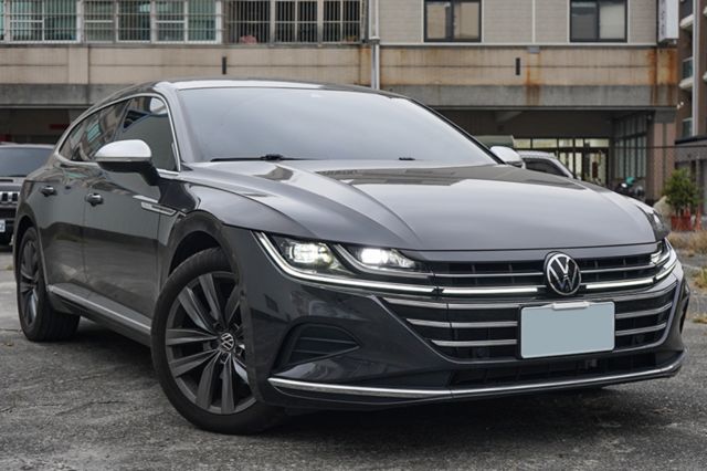 SB版、里程僅跑2萬5、原廠保固至2028/11/23、電尾、環景、導航、跟車、免KEY  第1張相片