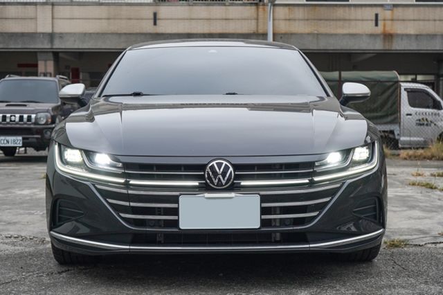 SB版、里程僅跑2萬5、原廠保固至2028/11/23、電尾、環景、導航、跟車、免KEY  第2張相片