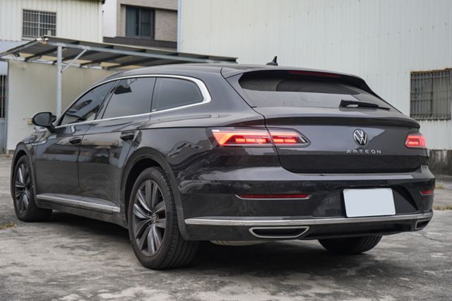 SB版、里程僅跑2萬5、原廠保固至2028/11/23、電尾、環景、導航、跟車、免KEY  第3張相片