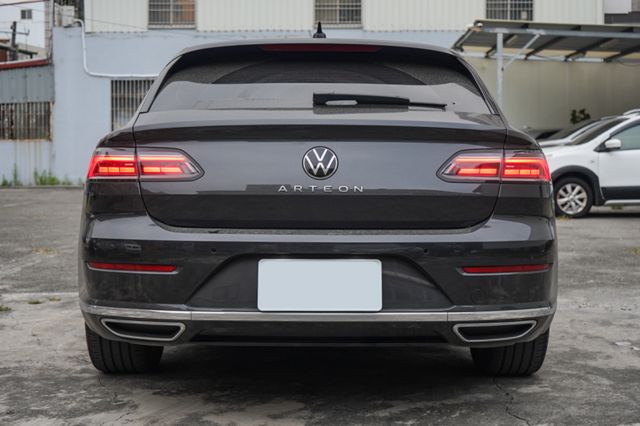 SB版、里程僅跑2萬5、原廠保固至2028/11/23、電尾、環景、導航、跟車、免KEY  第4張相片