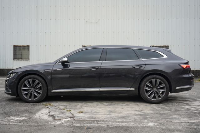 SB版、里程僅跑2萬5、原廠保固至2028/11/23、電尾、環景、導航、跟車、免KEY  第5張相片