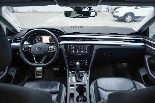 SB版、里程僅跑2萬5、原廠保固至2028/11/23、電尾、環景、導航、跟車、免KEY  第7張相片