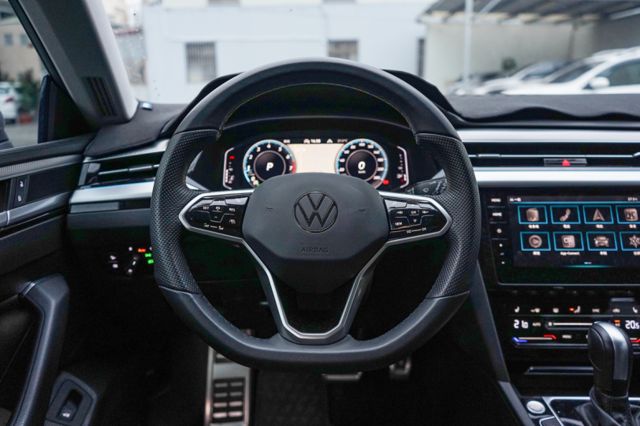 SB版、里程僅跑2萬5、原廠保固至2028/11/23、電尾、環景、導航、跟車、免KEY  第8張相片