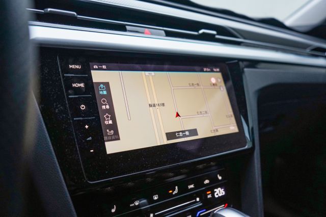 SB版、里程僅跑2萬5、原廠保固至2028/11/23、電尾、環景、導航、跟車、免KEY  第11張相片