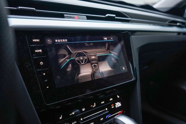 SB版、里程僅跑2萬5、原廠保固至2028/11/23、電尾、環景、導航、跟車、免KEY  第13張相片