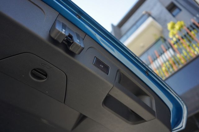 280 TSI C版1.4、渦輪增壓、電尾、倒車顯影、電動座椅、小桌板、免key  第6張相片