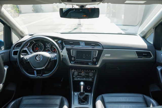 280 TSI C版1.4、渦輪增壓、電尾、倒車顯影、電動座椅、小桌板、免key  第12張相片