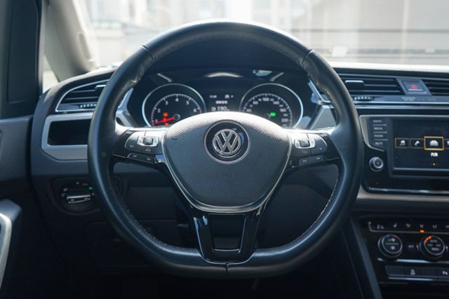 280 TSI C版1.4、渦輪增壓、電尾、倒車顯影、電動座椅、小桌板、免key  第15張相片