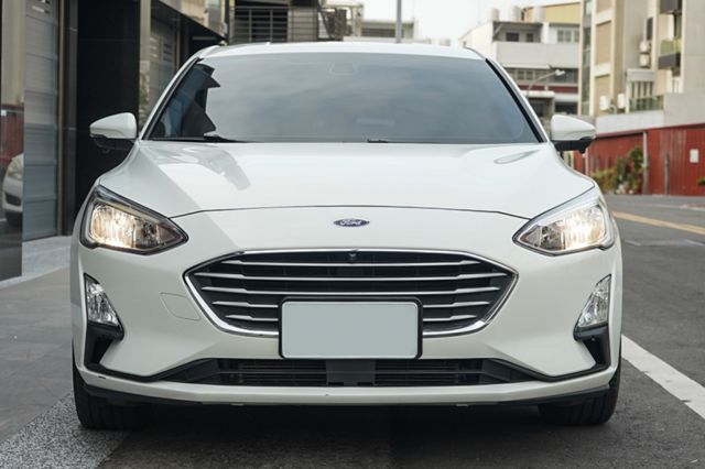 Ti-VCT成真版1.5、里程僅跑2萬多、環景系統、盲點、定速、都會代步首選好車  第2張相片