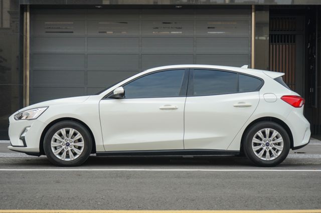 Ti-VCT成真版1.5、里程僅跑2萬多、環景系統、盲點、定速、都會代步首選好車  第5張相片