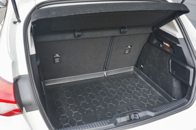 Ti-VCT成真版1.5、里程僅跑2萬多、環景系統、盲點、定速、都會代步首選好車  第6張相片