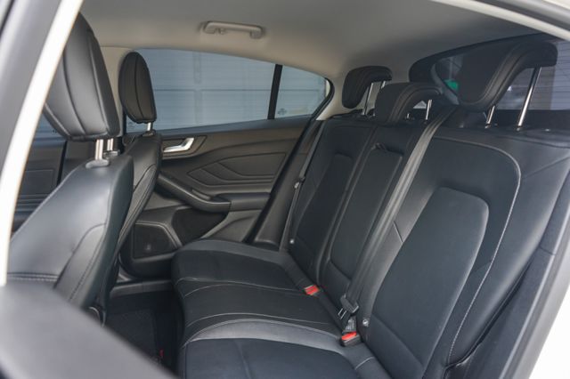 Ti-VCT成真版1.5、里程僅跑2萬多、環景系統、盲點、定速、都會代步首選好車  第8張相片