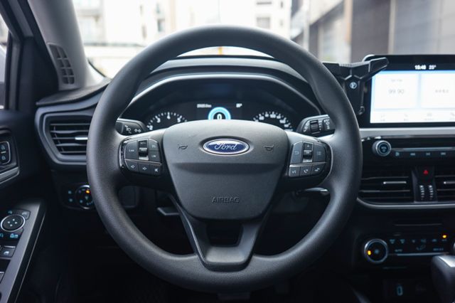 Ti-VCT成真版1.5、里程僅跑2萬多、環景系統、盲點、定速、都會代步首選好車  第13張相片