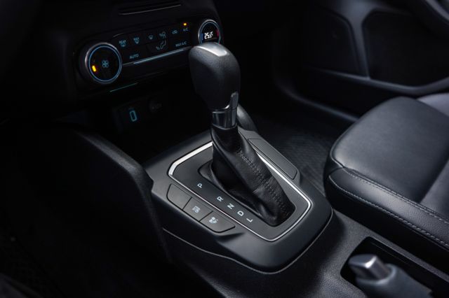 Ti-VCT成真版1.5、里程僅跑2萬多、環景系統、盲點、定速、都會代步首選好車  第14張相片