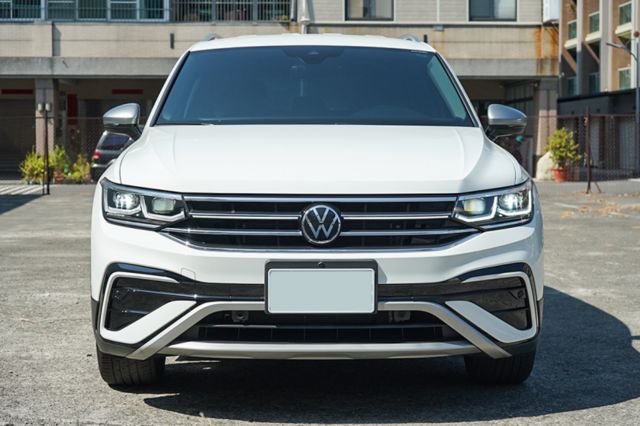 2023年11月出廠、7人座、里程僅跑2萬多、環景、電動尾門、盲點、電動座椅、整備中  第2張相片