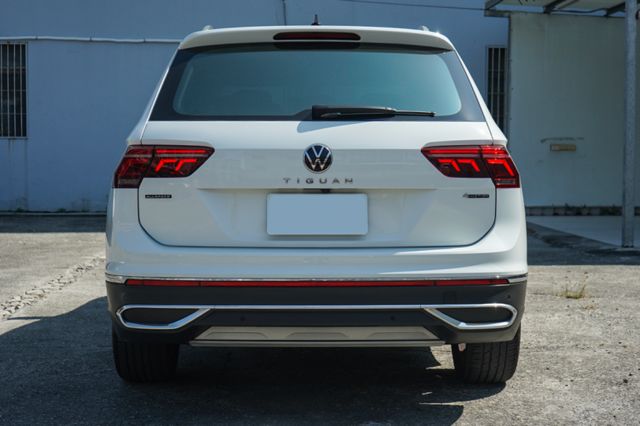 2023年11月出廠、7人座、里程僅跑2萬多、環景、電動尾門、盲點、電動座椅、整備中  第4張相片