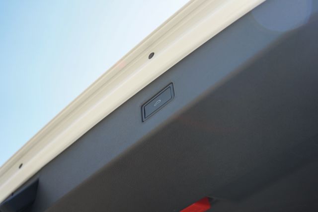 2023年11月出廠、7人座、里程僅跑2萬多、環景、電動尾門、盲點、電動座椅、整備中  第9張相片