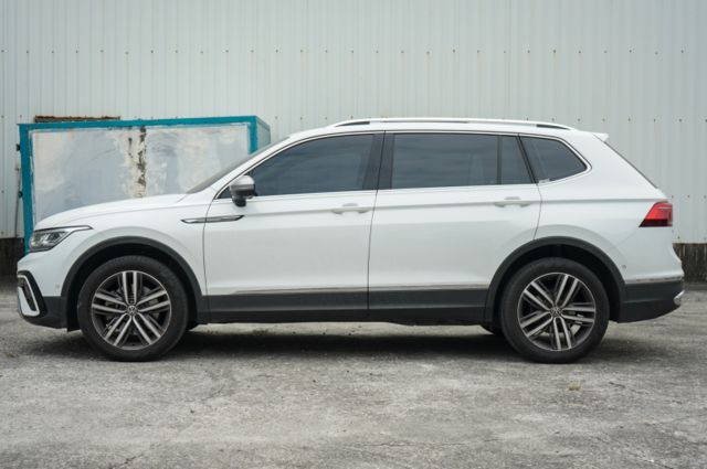 新車保固至2028年11月、里程僅跑5萬多、渦輪增壓、環景、電尾、盲點、電動座椅、免key、整備中  第5張相片