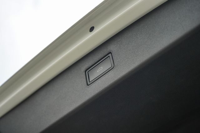 新車保固至2028年11月、里程僅跑5萬多、渦輪增壓、環景、電尾、盲點、電動座椅、免key、整備中  第9張相片