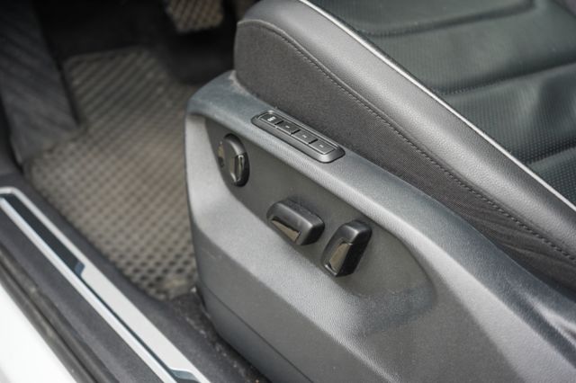 新車保固至2028年11月、里程僅跑5萬多、渦輪增壓、環景、電尾、盲點、電動座椅、免key、整備中  第12張相片