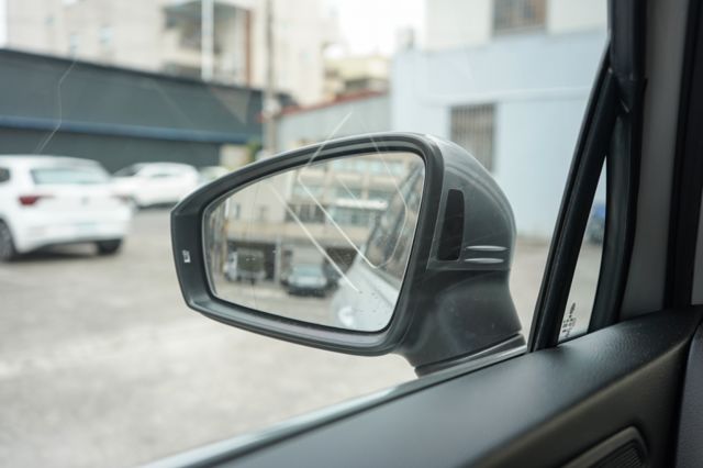 新車保固至2028年11月、里程僅跑5萬多、渦輪增壓、環景、電尾、盲點、電動座椅、免key、整備中  第15張相片