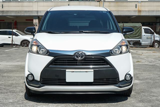 豪華+1.8、里程6萬多、單邊電動門、導航、倒車顯影、盲點、免key、定速、抬顯  第2張相片