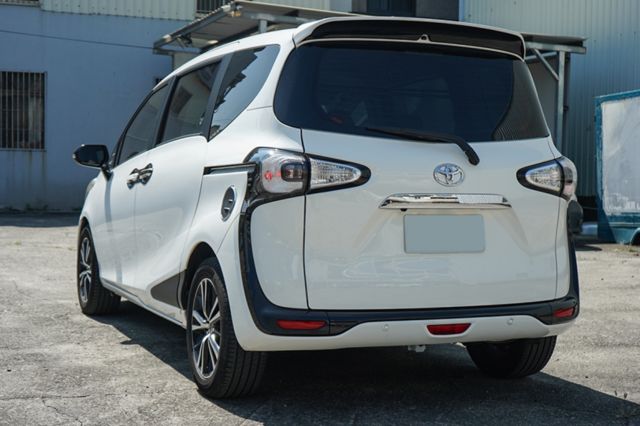 豪華+1.8、里程6萬多、單邊電動門、導航、倒車顯影、盲點、免key、定速、抬顯  第3張相片