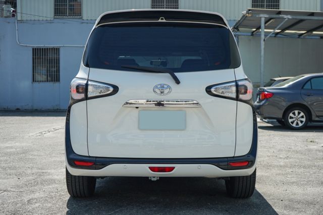 豪華+1.8、里程6萬多、單邊電動門、導航、倒車顯影、盲點、免key、定速、抬顯  第4張相片