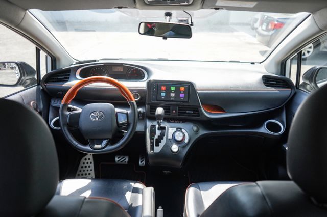 豪華+1.8、里程6萬多、單邊電動門、導航、倒車顯影、盲點、免key、定速、抬顯  第7張相片