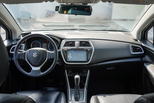 GL Plus1.6、里程僅7萬3、免KEY、定速、摸門、換檔撥片、整備中  第7張相片